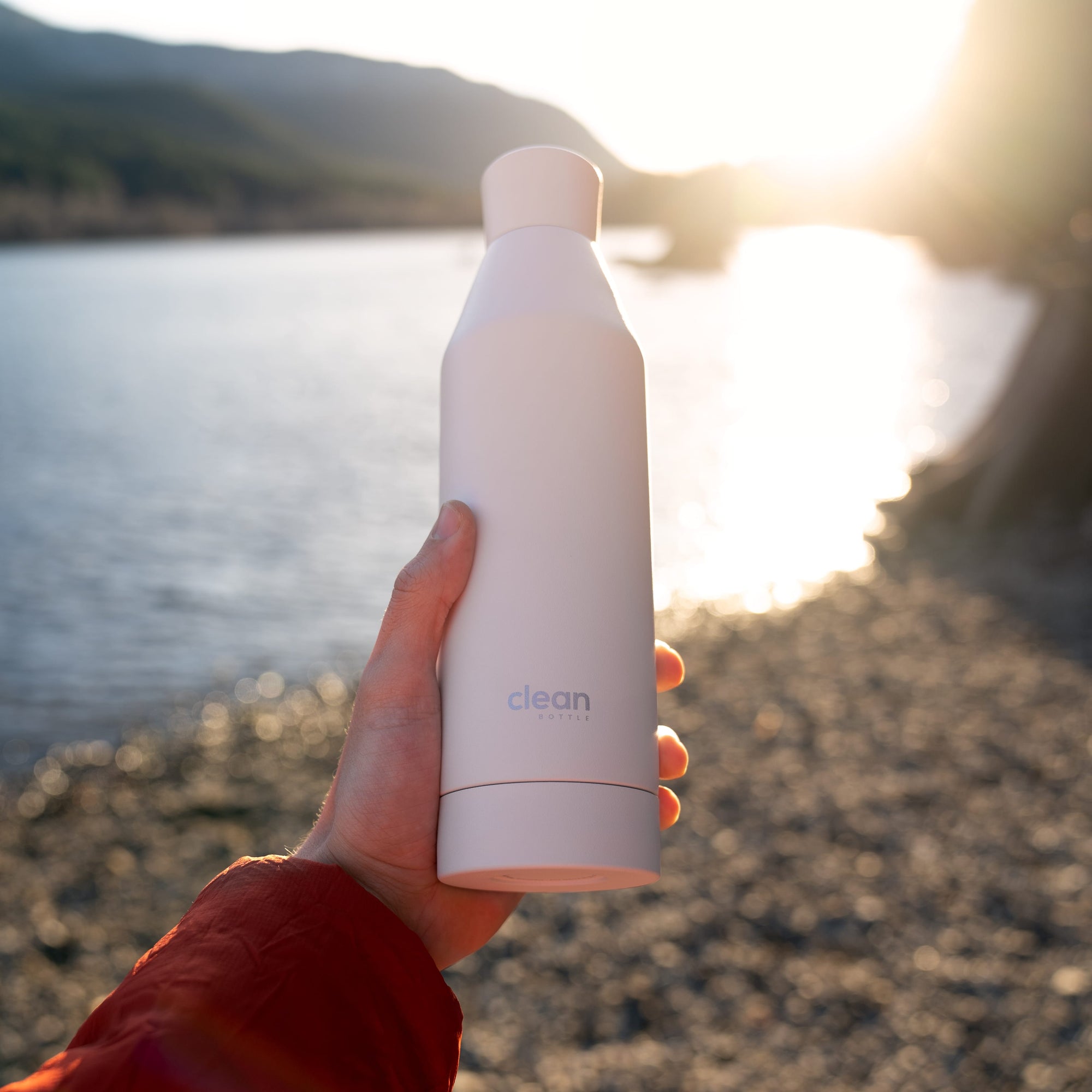 White 17 oz stainless steel canteen bottle